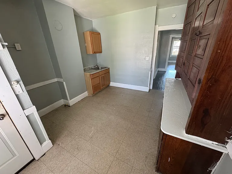 421 5th St #2 — Photo 3