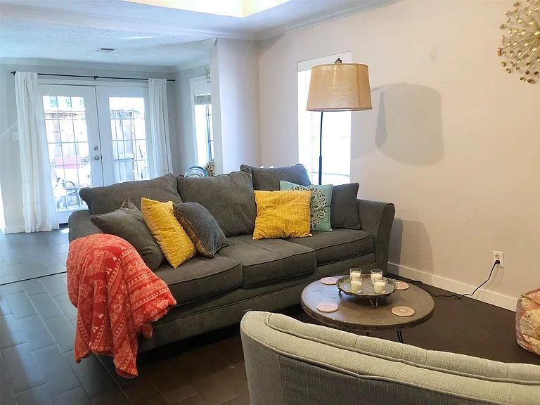 2510 Whitney St #3 — Photo 1