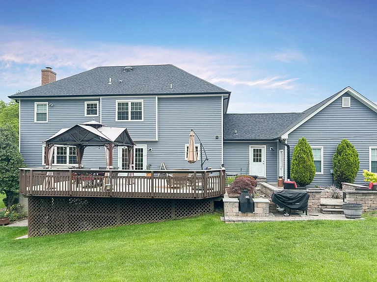 1105 Ontario Ct — Photo 34