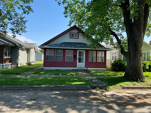 923 E Berwyn St Photo 1