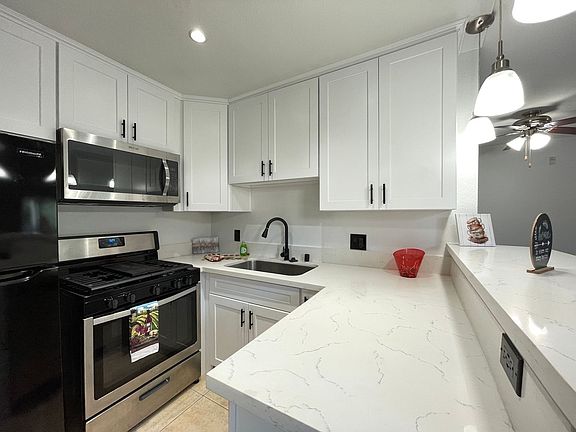 3rd image of 3042 Livonia Ave #78-D1