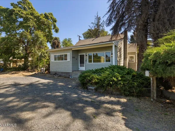 1017 W Viola Ave, Yakima, WA 98902
