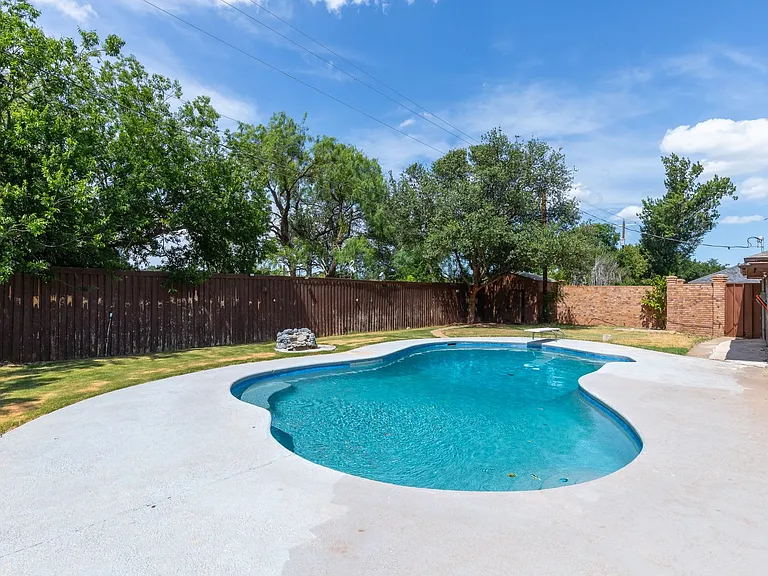 46 Augusta Dr — Photo 53