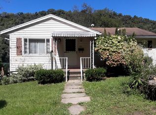 1347 Hope St, Johnstown, PA 15902