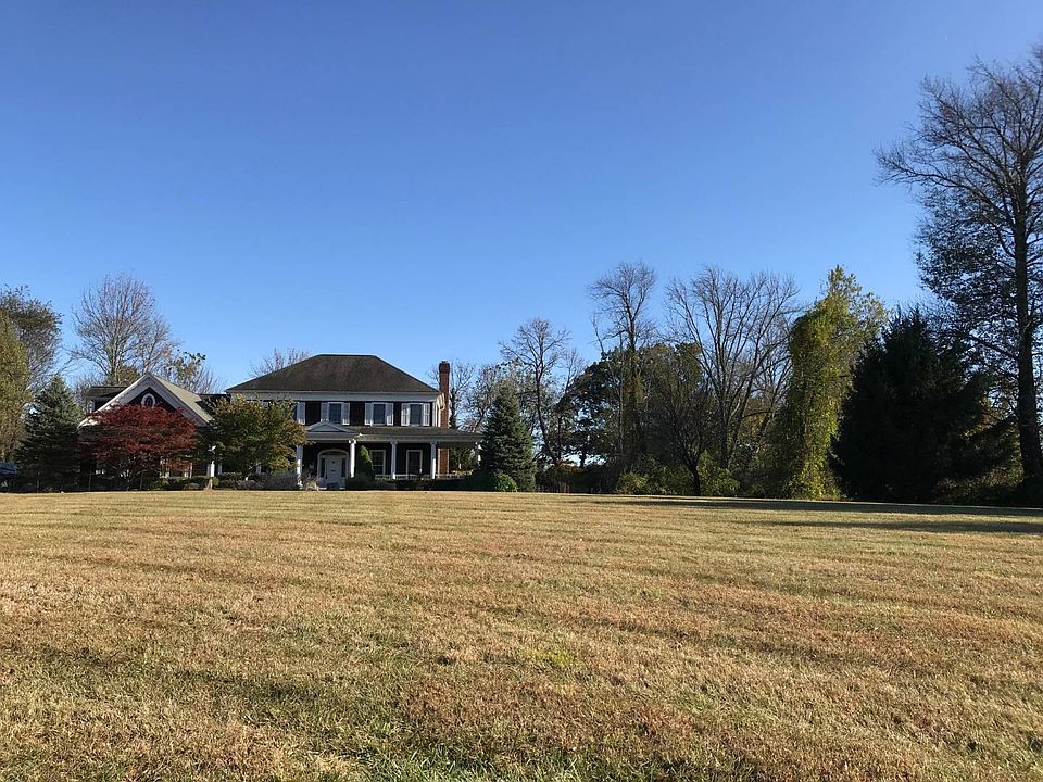 2nd image of 10 Knollcroft Ter