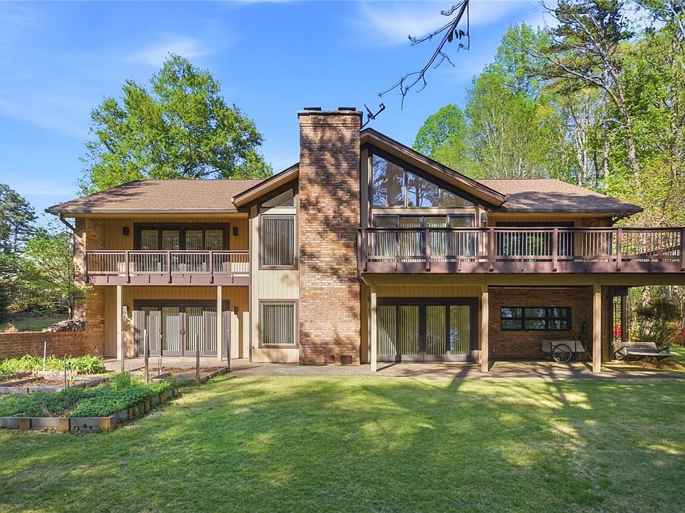 1st image of 302 Petty Rd