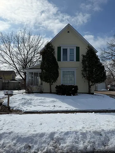 855 E Grand Ave #B Photo 1