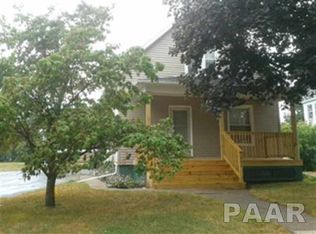 992 E Ash St, Canton, IL 61520