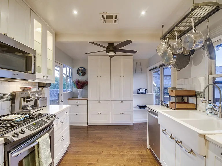1511 Gregory St — Photo 33