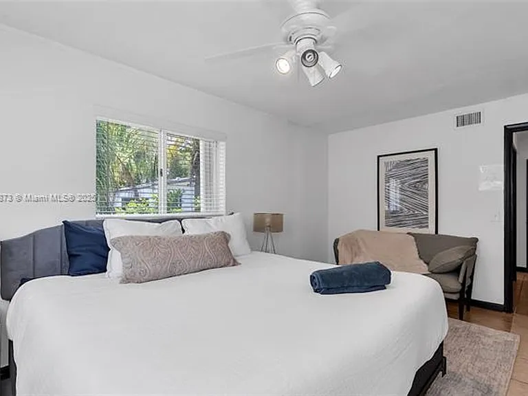 660 NE 121st St #660 — Photo 38
