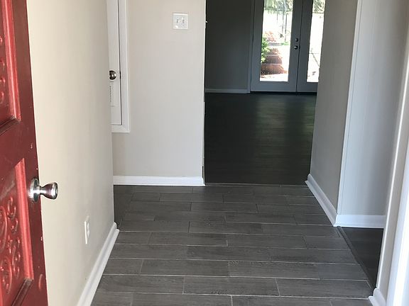 2nd image of 1808 Saratoga Dr