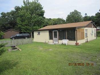 4th image of 3031 Villa Dr