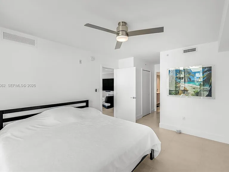 1133 102nd St #601 — Photo 17