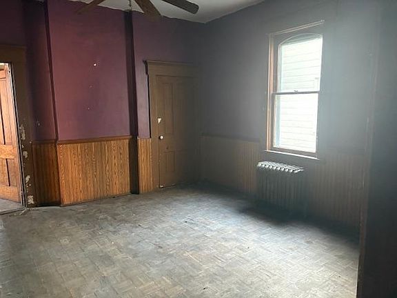 5th image of 330 E Water St