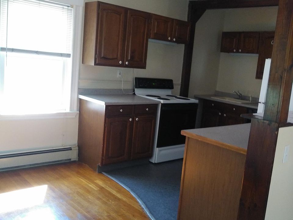 1st image of 553 Hancock St #B