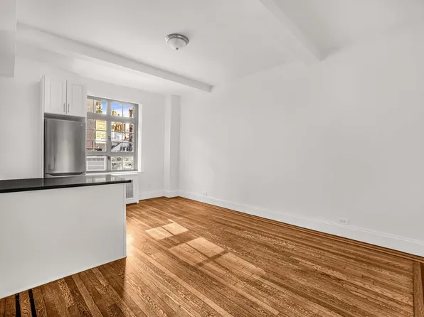 208 West 23rd Street image 1 of 19