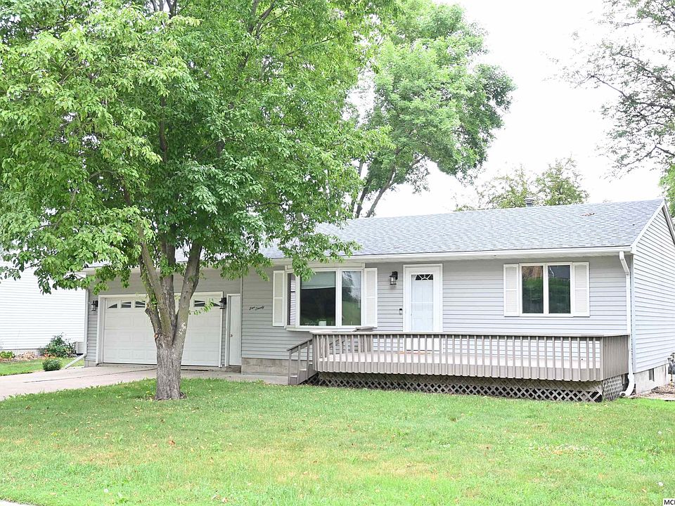 1st image of 520 8th Ave N