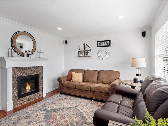 3rd image of 12057 Glenrose Dr