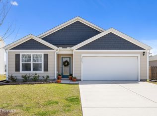 523 Birdsong Dr, Holly Ridge, NC 28445