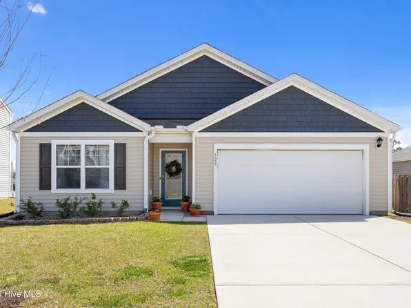 523 Birdsong Dr, Holly Ridge, NC 28445