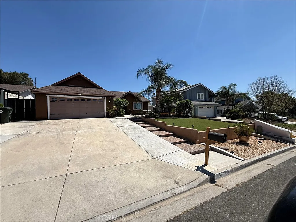4 bed, 1809 sqft, $3,500 — Photo 4