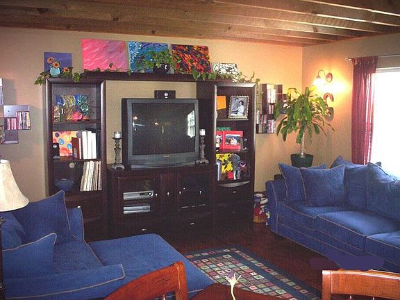 GreatRoom/LivingRoom From Kitchen