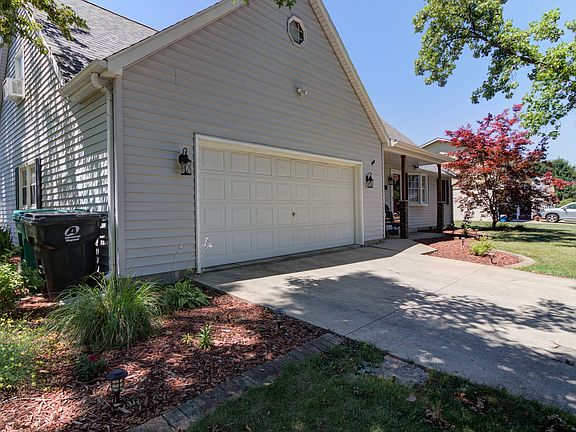 3rd image of 1204 Parkside Dr
