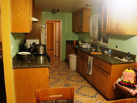 4th image of 6098 Merito Ave