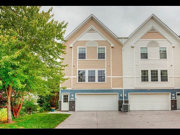 3rd image of 1124 SE Village View Ln