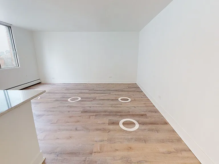 2424 N.Clark — Photo 18