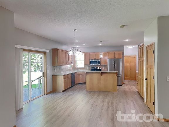 3rd image of 19385 Elkridge Trl