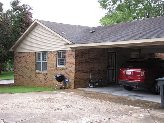 3rd image of 1617 Bridlewood Dr