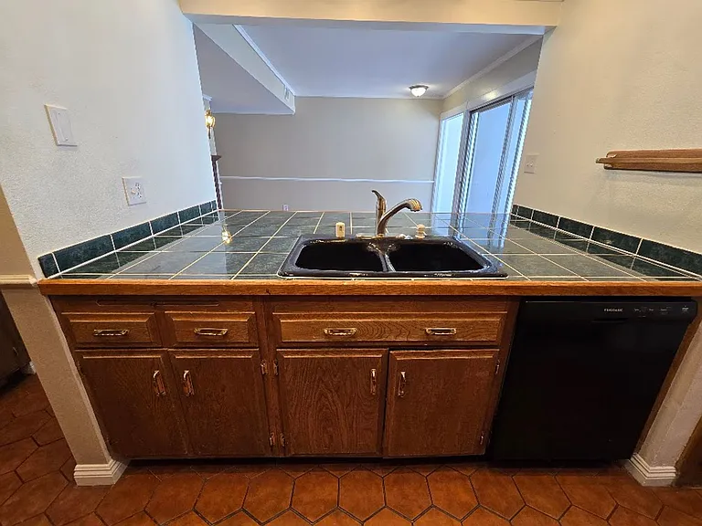 3030 El Camino Ave — Photo 16