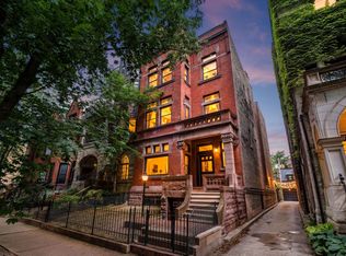 560 W Arlington Pl, Chicago, IL 60614