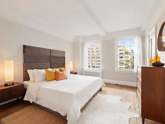 4th image of 333 E 68th St APT 8D