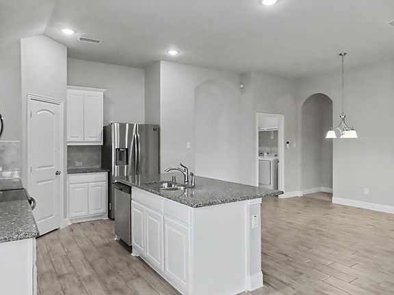 3rd image of 426 Oleander Dr