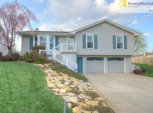 1002 Northwyck Dr, Liberty, MO 64068