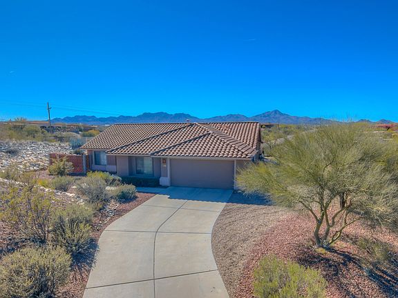 3rd image of 5631 N Sunset Heights Ct