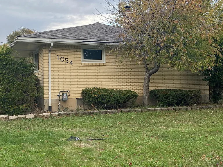 Beautiful spacious corner lot