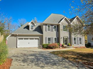 210 Willow Glenn Dr, Marietta, GA 30068