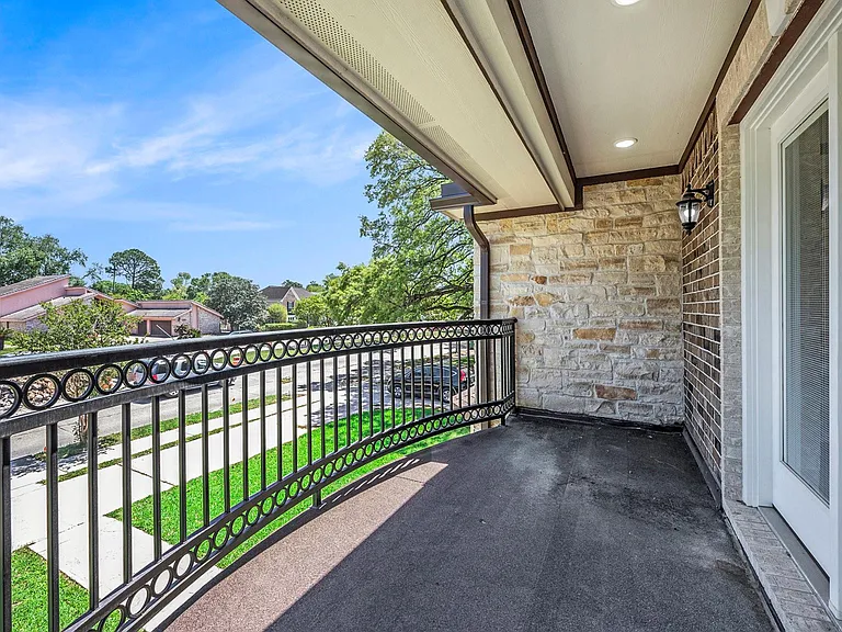 7711 Antoine Dr — Photo 27