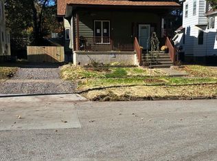 1037 N 8th St, Springfield, IL 62702