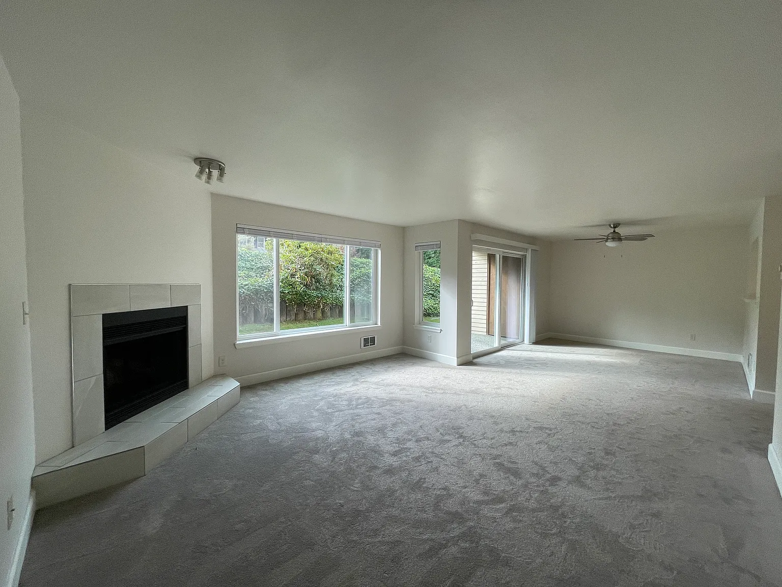 2 bed, 1150 sqft, $2,795 — Photo 2