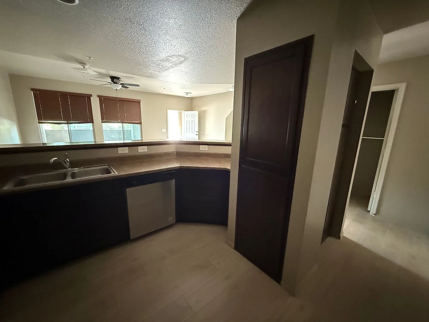 Luxury Eldorado Condo For Rent — Photo 4