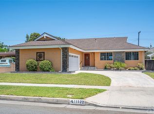 11922 Pine St, Los Alamitos, CA 90720