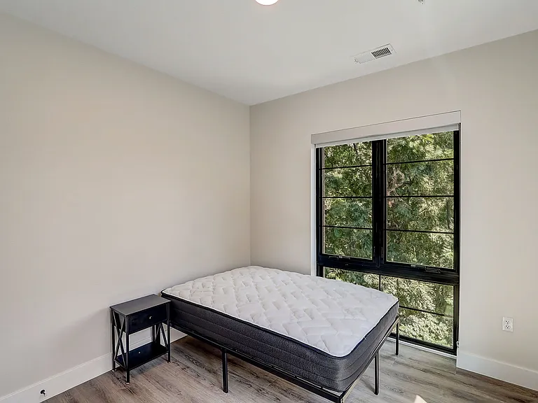 Cypress on Vine Co-Living — Photo 42
