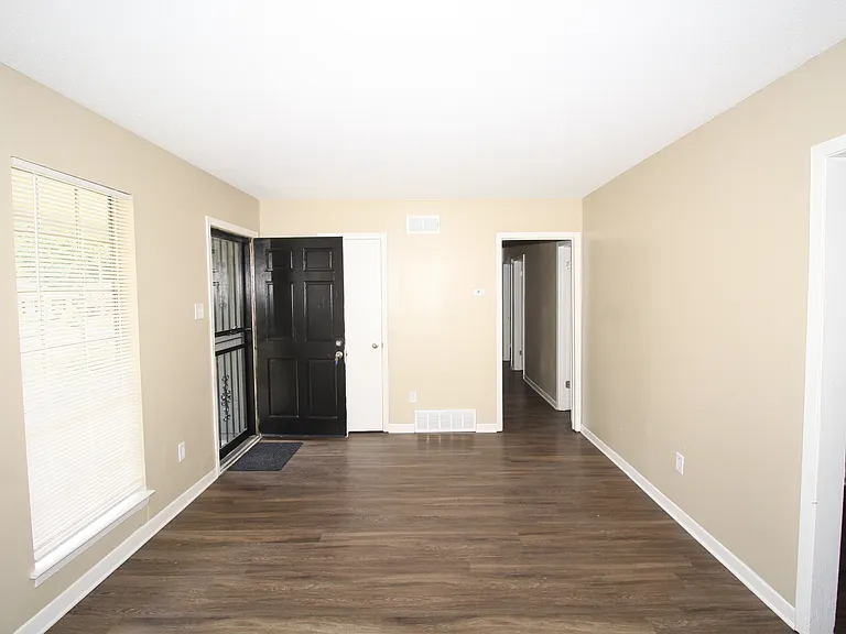630 Blackhawk Rd — Photo 10
