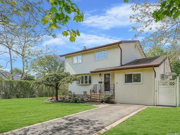 178 Colonial Springs Road, Wheatley Heights, NY 11798