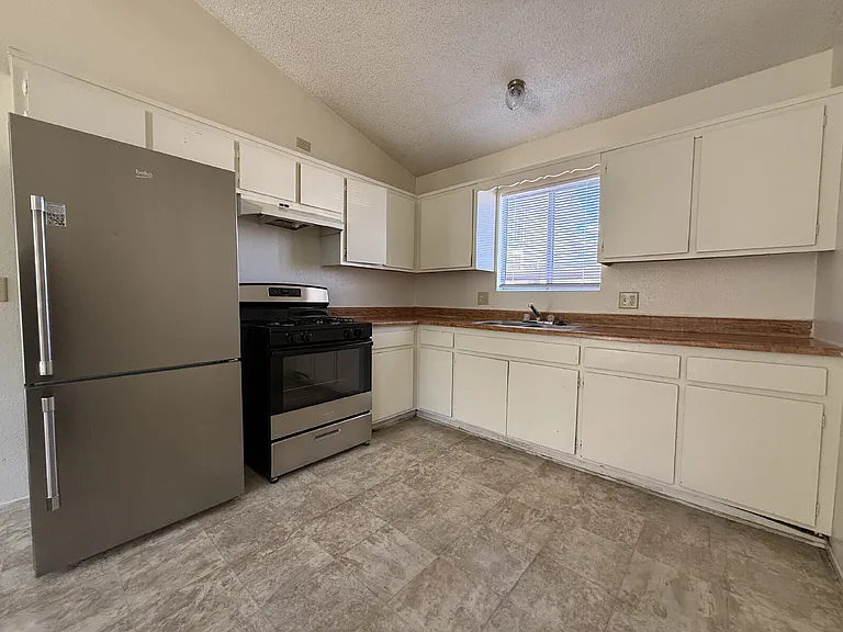 364 Rio Grande Ct #A — Photo 4