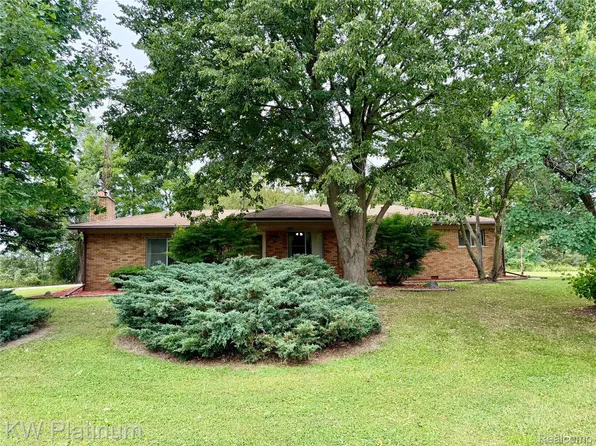 7860 Rynn Rd, Avoca, MI 48006